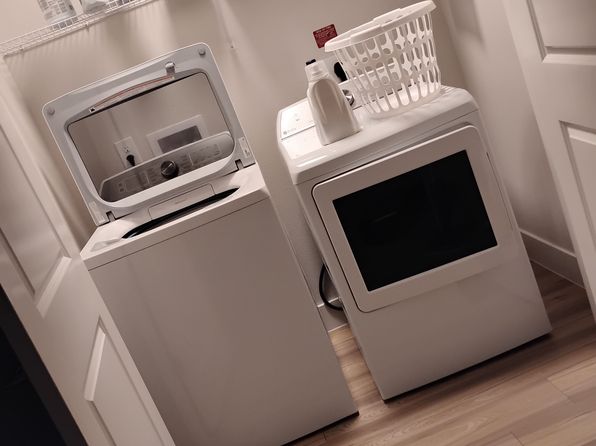 250 Rivertown Shops Dr