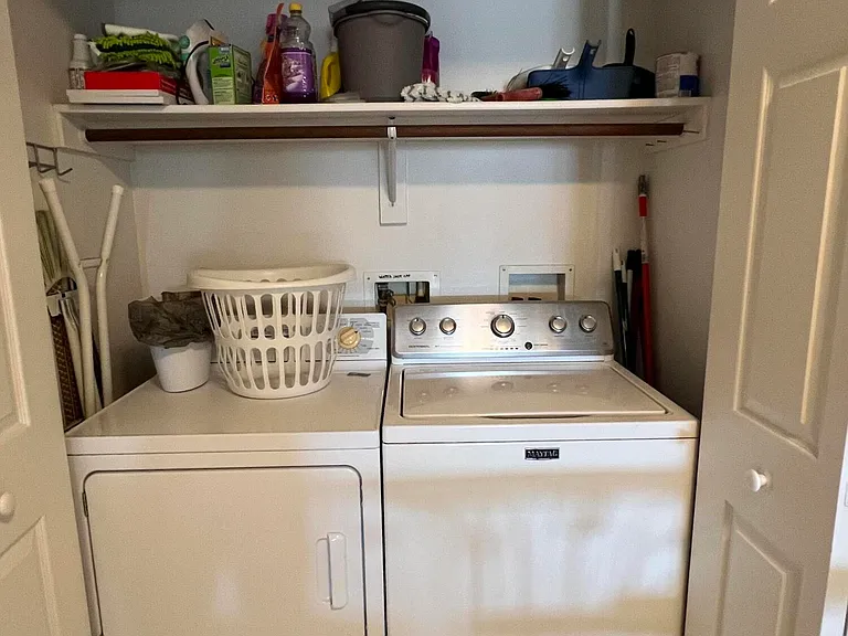 8921 Lake Dr #304 — Photo 37