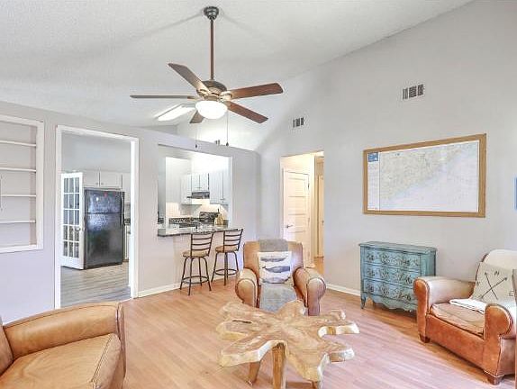 4th image of 1247 Lake Mallard Blvd