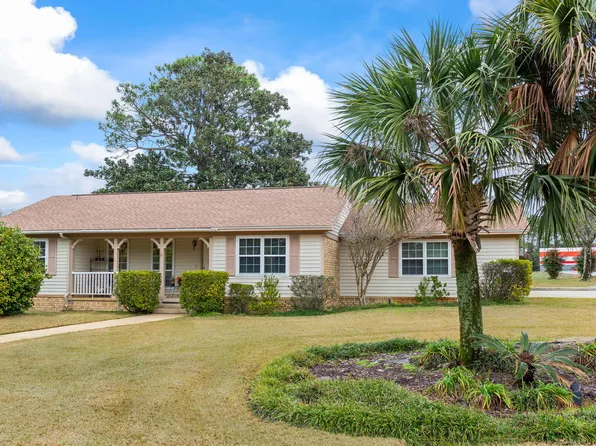 1448 Gulf Winds Dr, Gulf Breeze, FL 32563