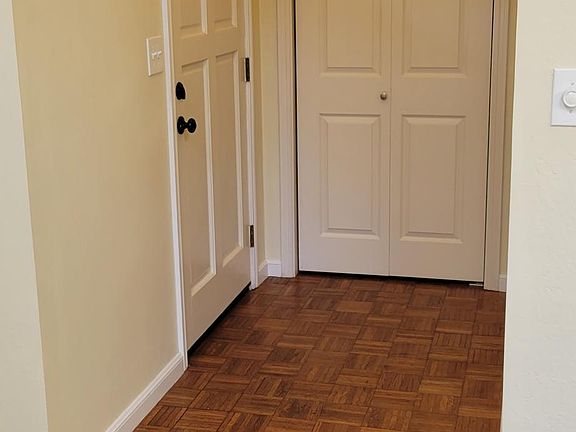 2nd image of 715 10th Ave