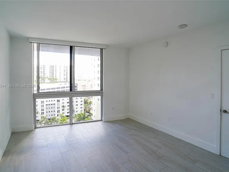 1010 SW 2nd Ave #909 — Photo 3