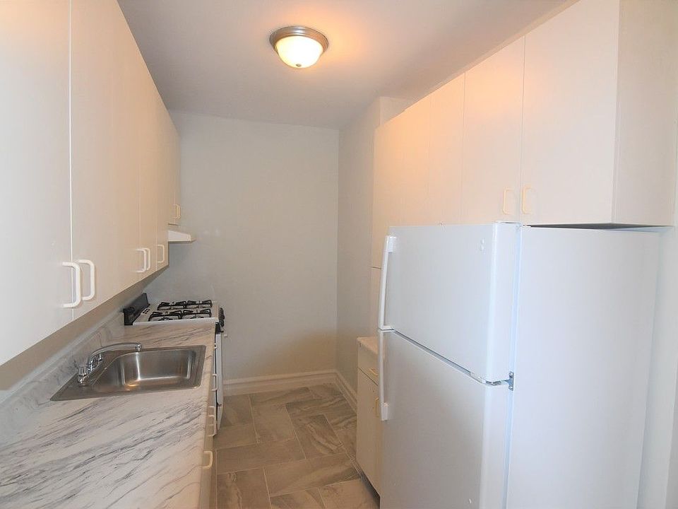 2nd image of 359 Ovington Ave #24