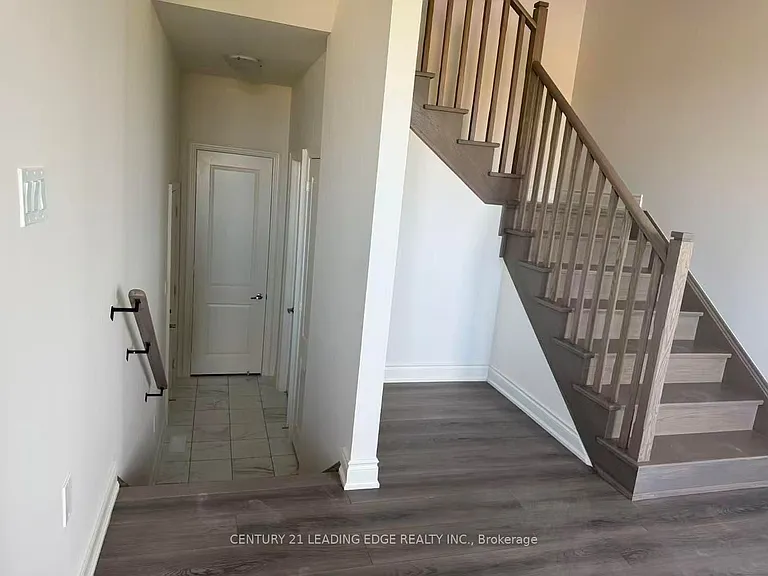 1466 Wheatcroft Dr — Photo 4