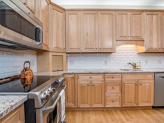 4th image of 785 Washington St APT 306