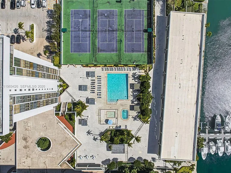 1915 Brickell Ave #1407 — Photo 21