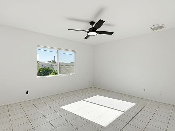 5th image of 1321 E Townley Ave