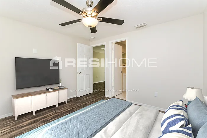 1200 Jadewood Ave — Photo 7
