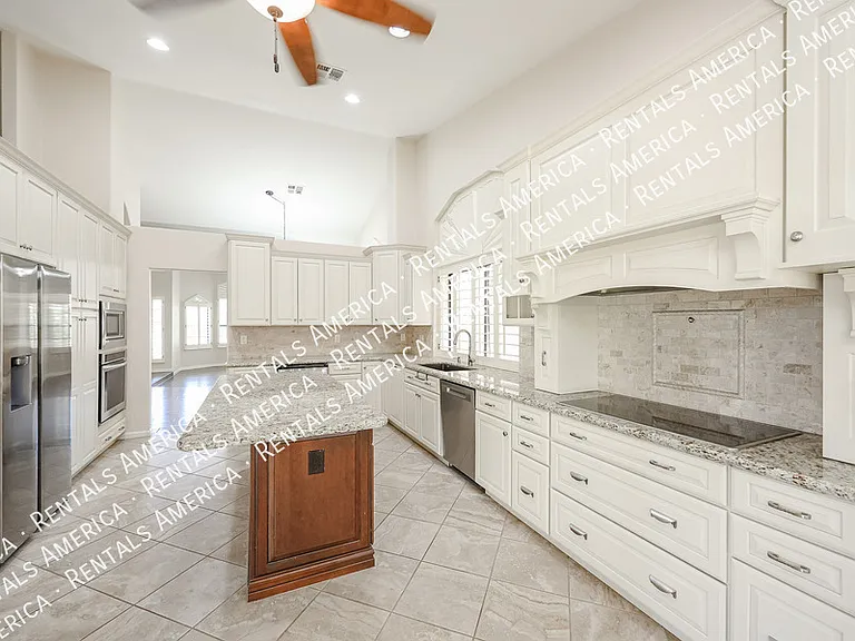 1635 W Wisteria Dr — Photo 10