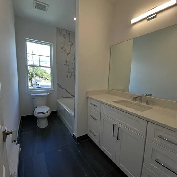74 Clarendon Pl #203 — Photo 4
