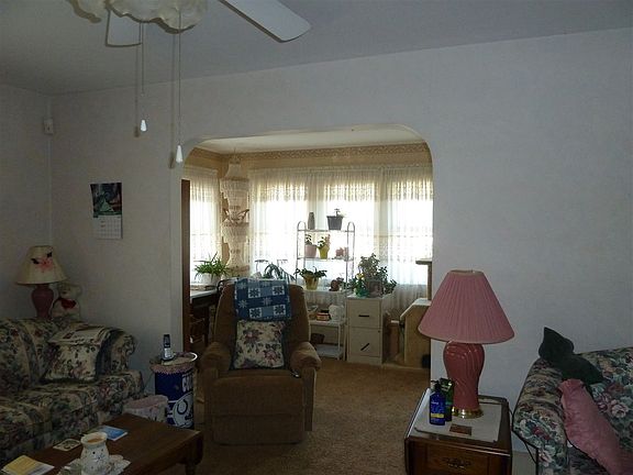 4th image of 121 Marine Ave