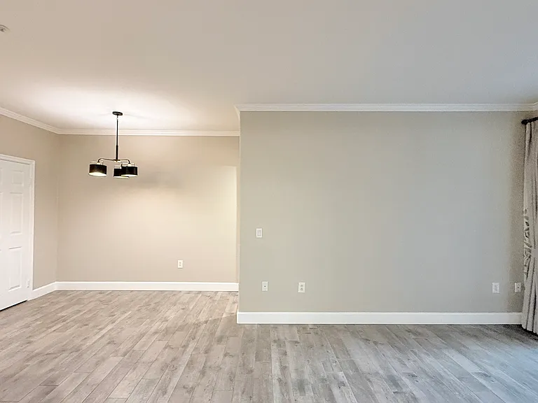9263 Regents Rd #B105 — Photo 11
