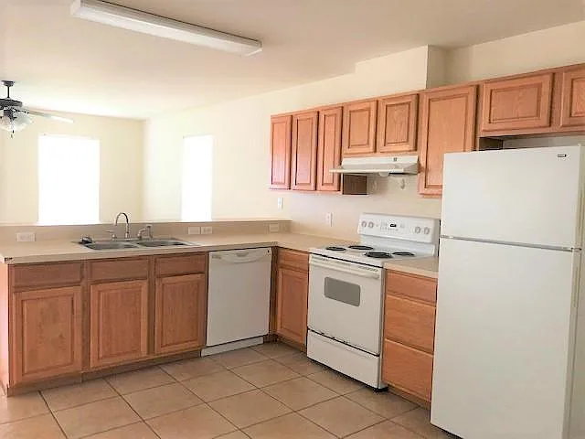 215 N McCampbell St — Photo 3