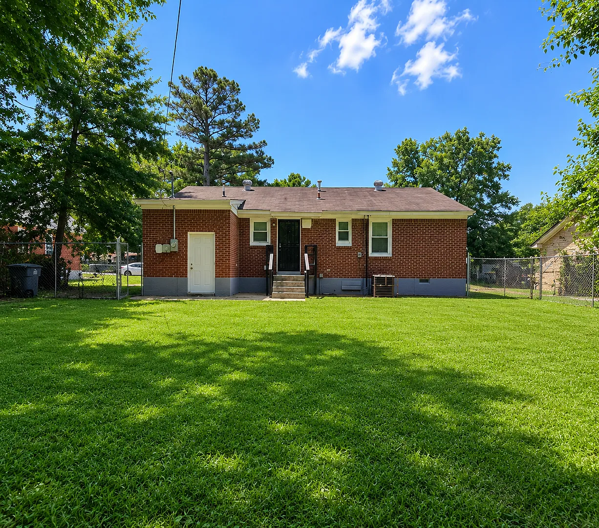 Charming 3BR Home | Large Driveway | Tons of Kitchen Storage — Photo 3