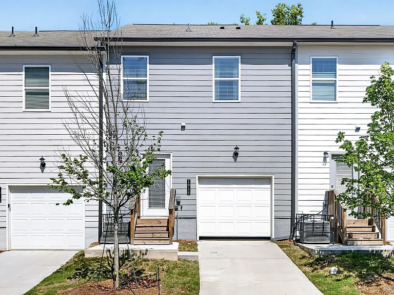1015 Hayden St NW — Photo 2