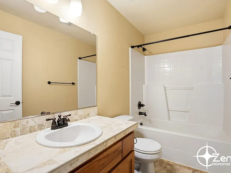 3512 NE 80th St — Photo 32