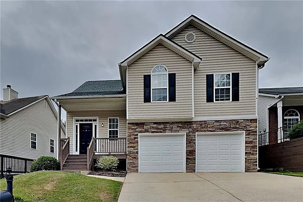 4 bed, 2.0 bath, 1406 sqft, $1,825 — Photo 1