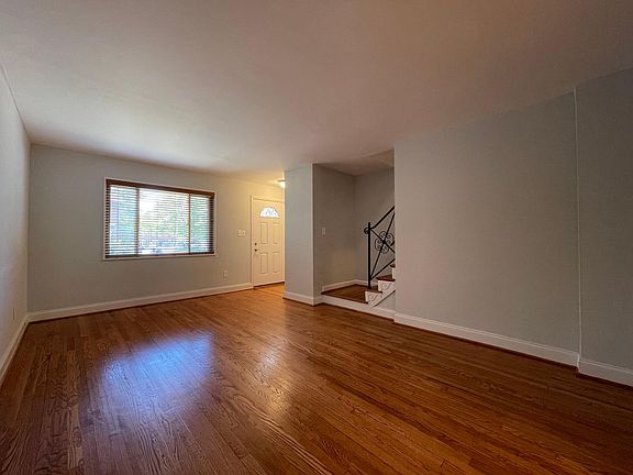 2nd image of 1025 Vernon St