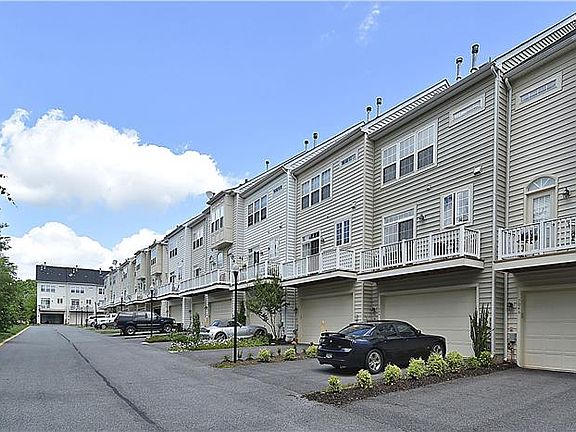 3rd image of 7044 Little Thames Dr