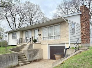 433 S 8th St, Atchison, KS 66002