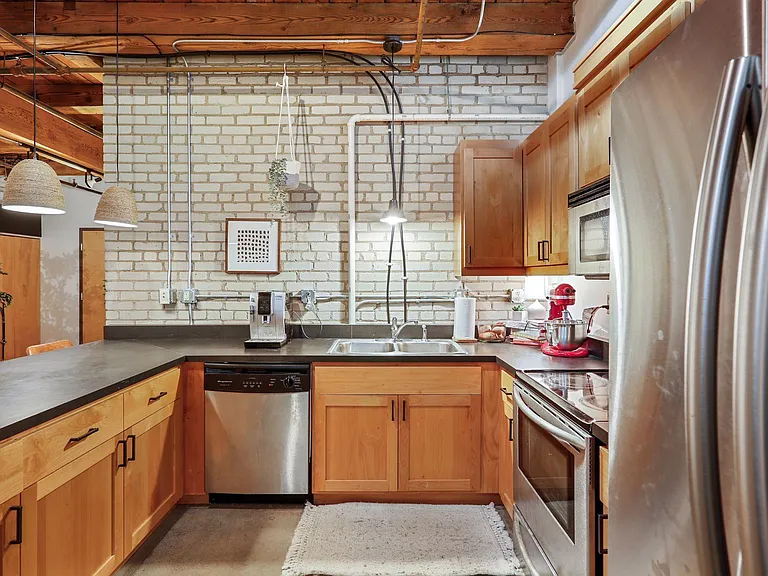 127 5th St NE #G04 — Photo 9