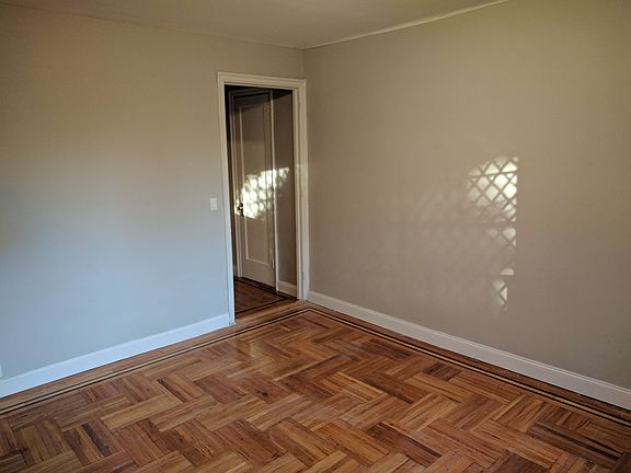 5th image of 2859 Barker Ave APT V31