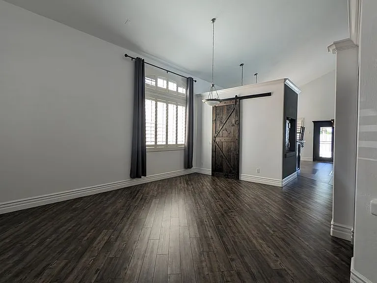 650 W Kent Pl — Photo 5
