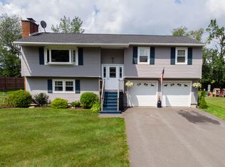 48 Winesap Rd, Pittsfield, MA 01201