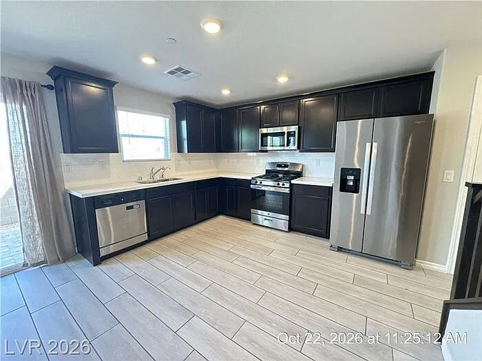3 bed, 2.5 bath, 1286 sqft, $2,037 — Photo 4