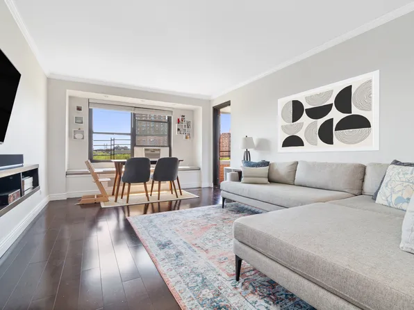 266 East Broadway image 1 of 12