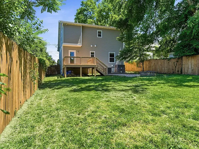 1224 Bessie Ave — Photo 25