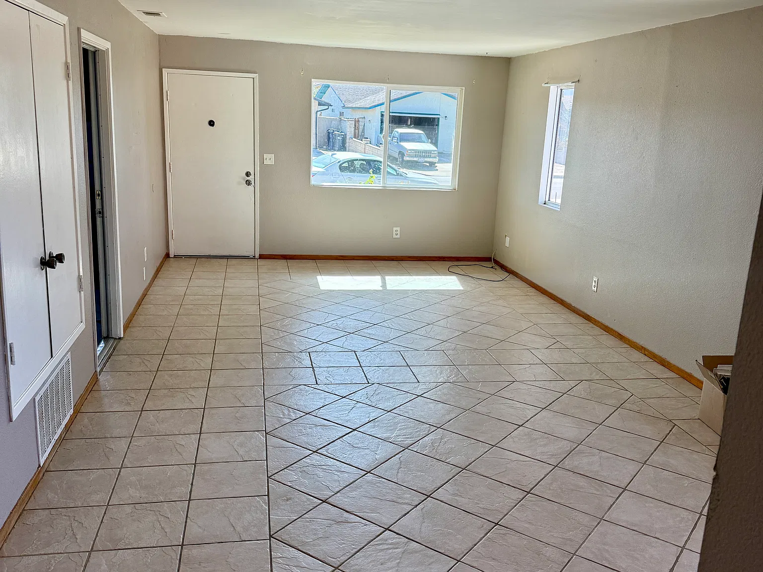 3 bed, 1089 sqft, $2,800 — Photo 3