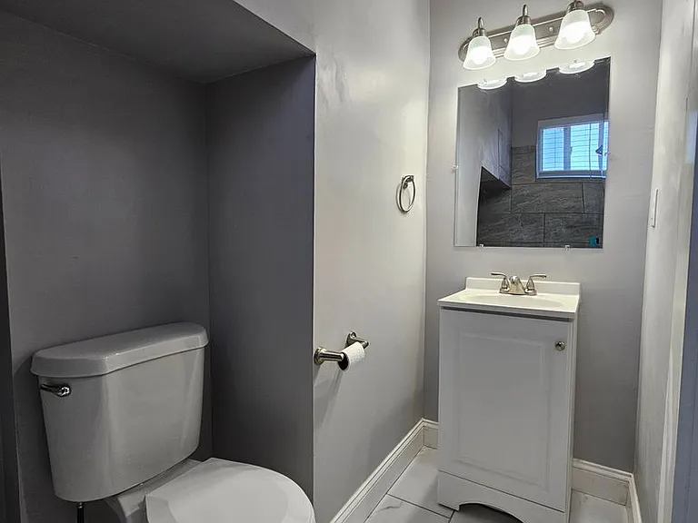 3235 Flanders Ave — Photo 10