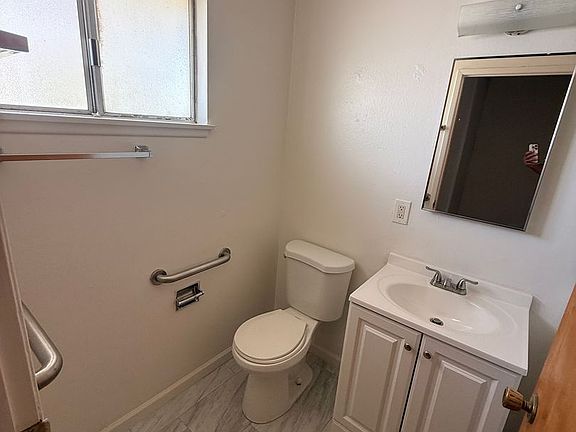 4th image of 13704-13728 Avenida Hermosa #13726