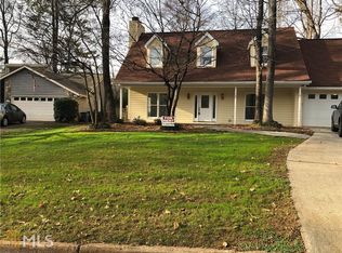 135 Softwood Cir, Roswell, GA 30076