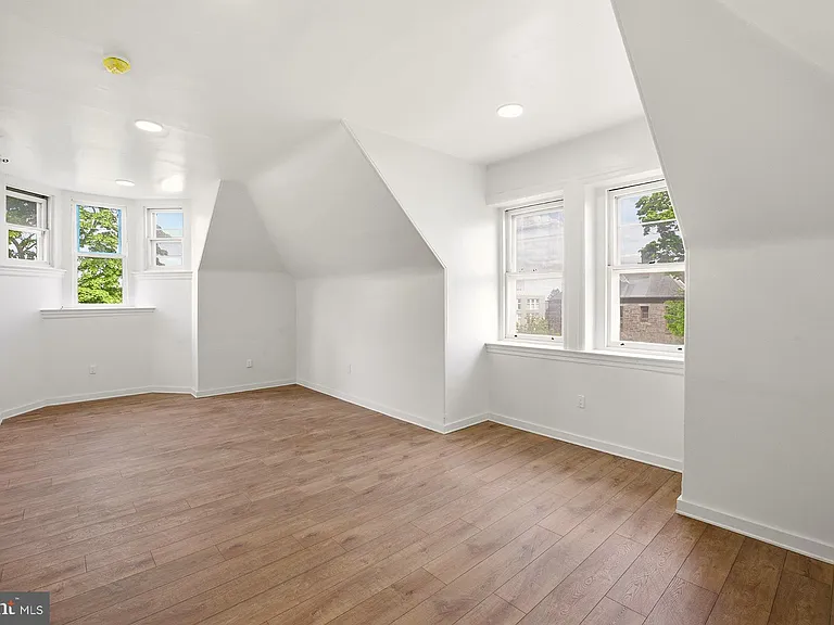 6012 Ridge Ave #7 — Photo 12