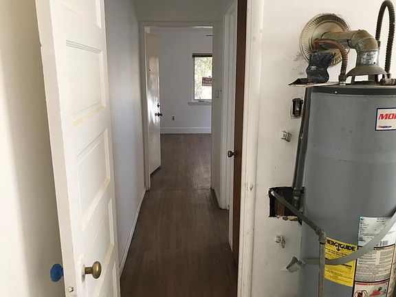 2nd image of 2512 L St APT 2