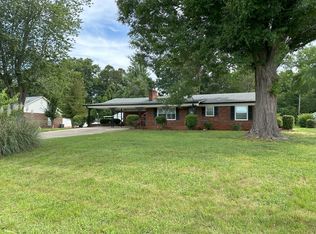 3105 Eastway Dr, Statesville, NC 28625