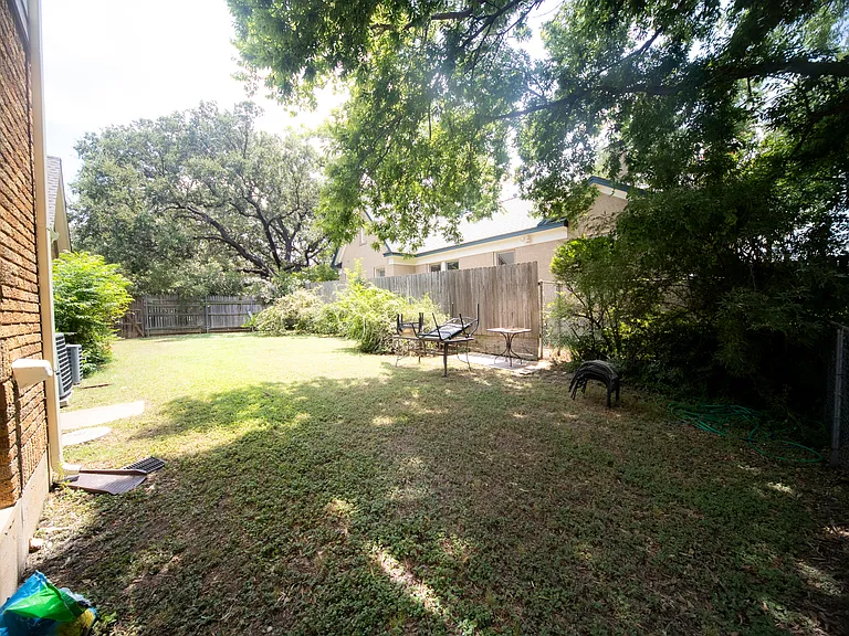 2600 Shirley Ave — Photo 35