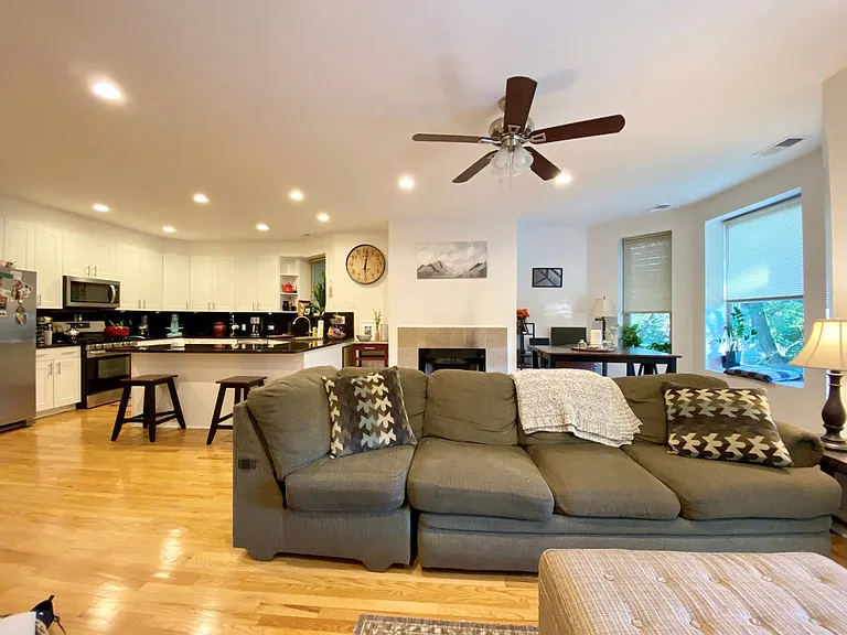 2429 N Albany Ave #2 — Photo 4