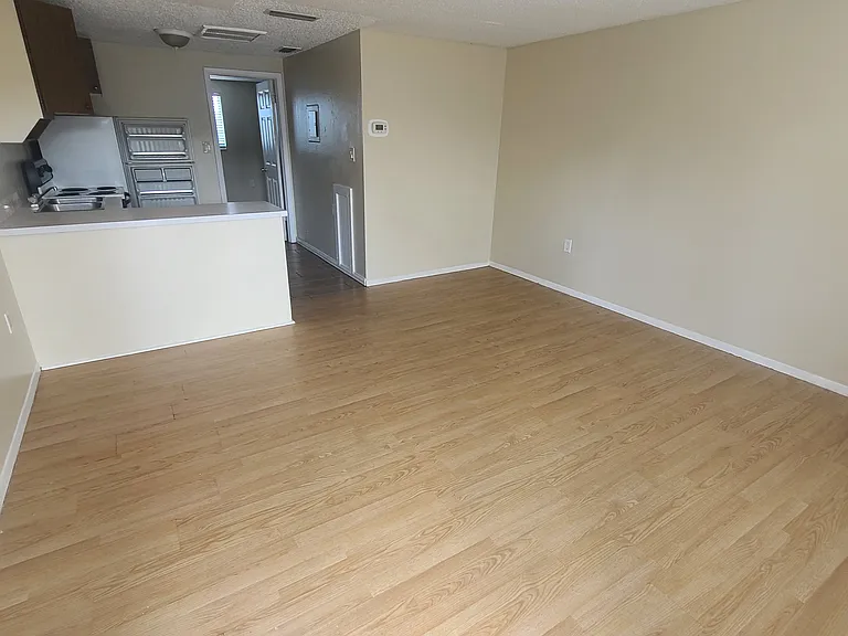 4809 Grand Blvd #8 — Photo 3
