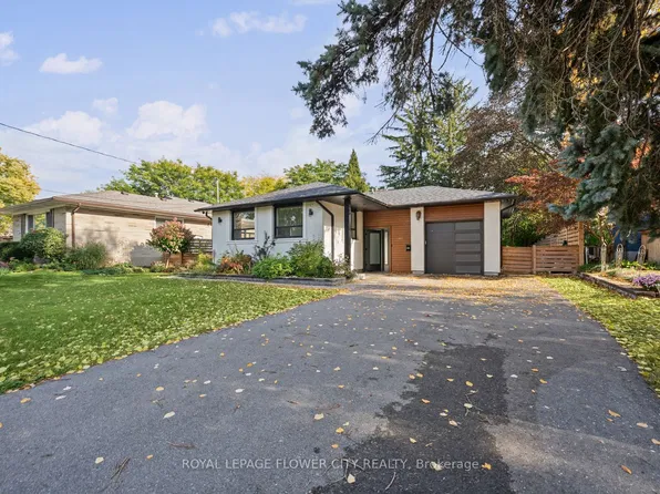 1812 Christopher Rd, Mississauga, ON L5J 2K8