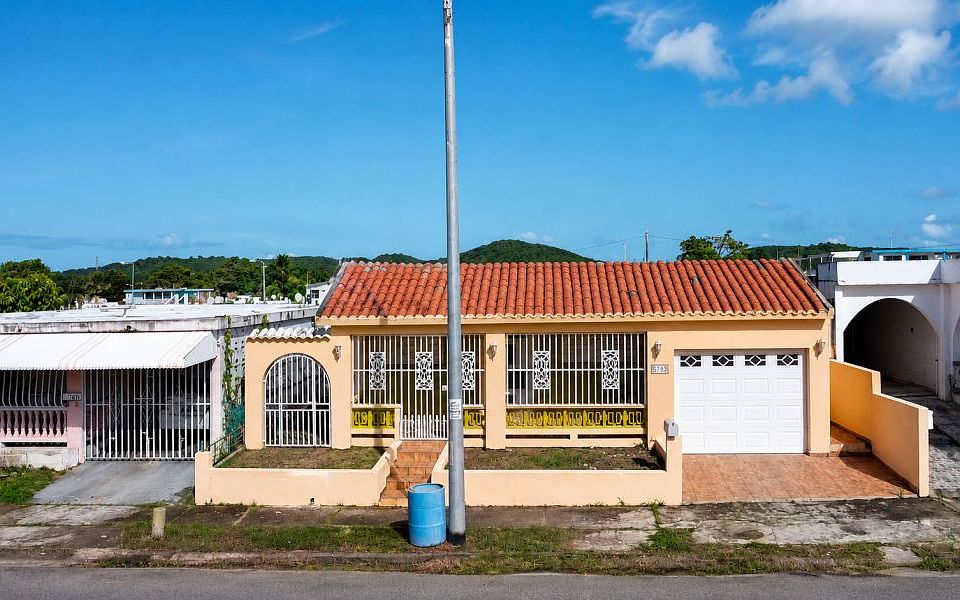 1st image of Urb Fajardo Gardens Calle Acacia 21 #Gg39