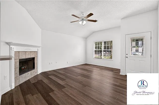 3 bed, 2.0 bath, 1256 sqft, $1,550 — Photo 3