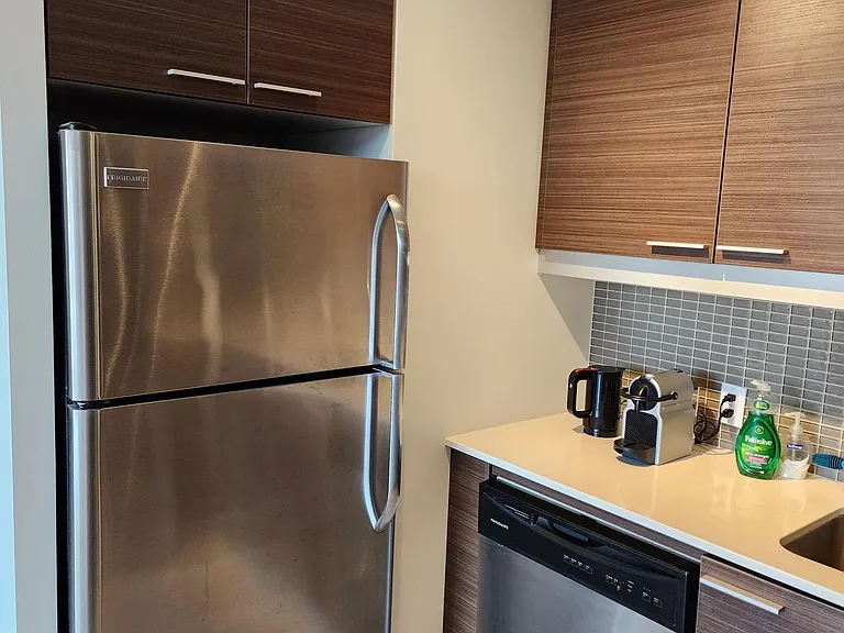 354 Gladstone Ave #411 — Photo 6