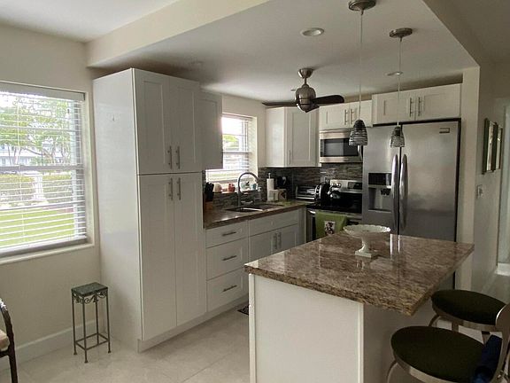 2nd image of 321 Durham #J