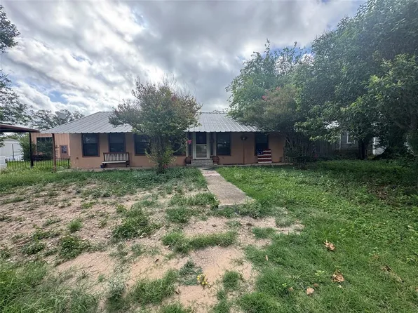 2109 Castro Ave, Hondo, TX 78861