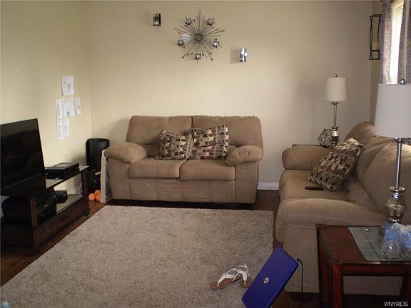 5th image of 3 Redwood Dr