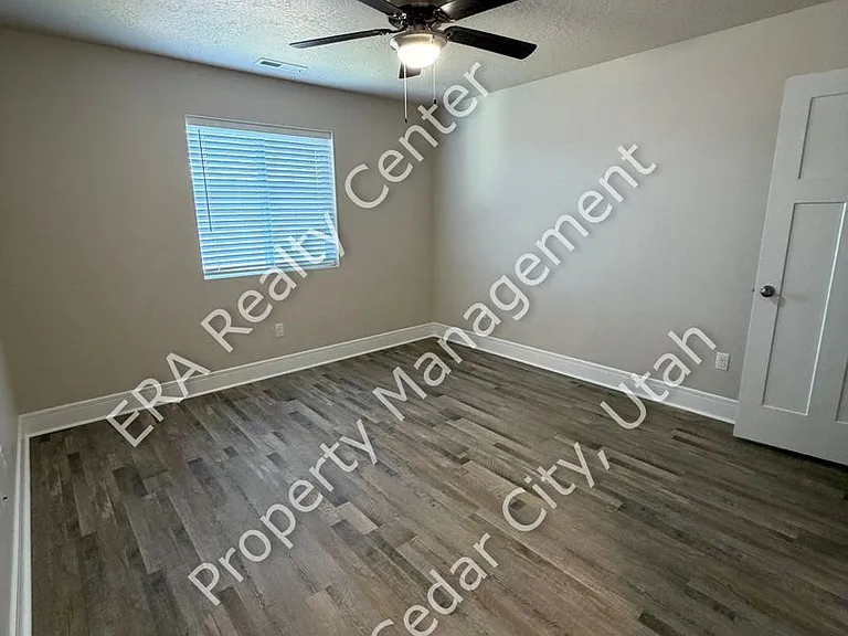2854 W Meadow St — Photo 16