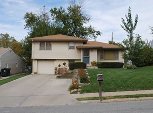 418 W West Plains Rd, Gretna, NE 68028